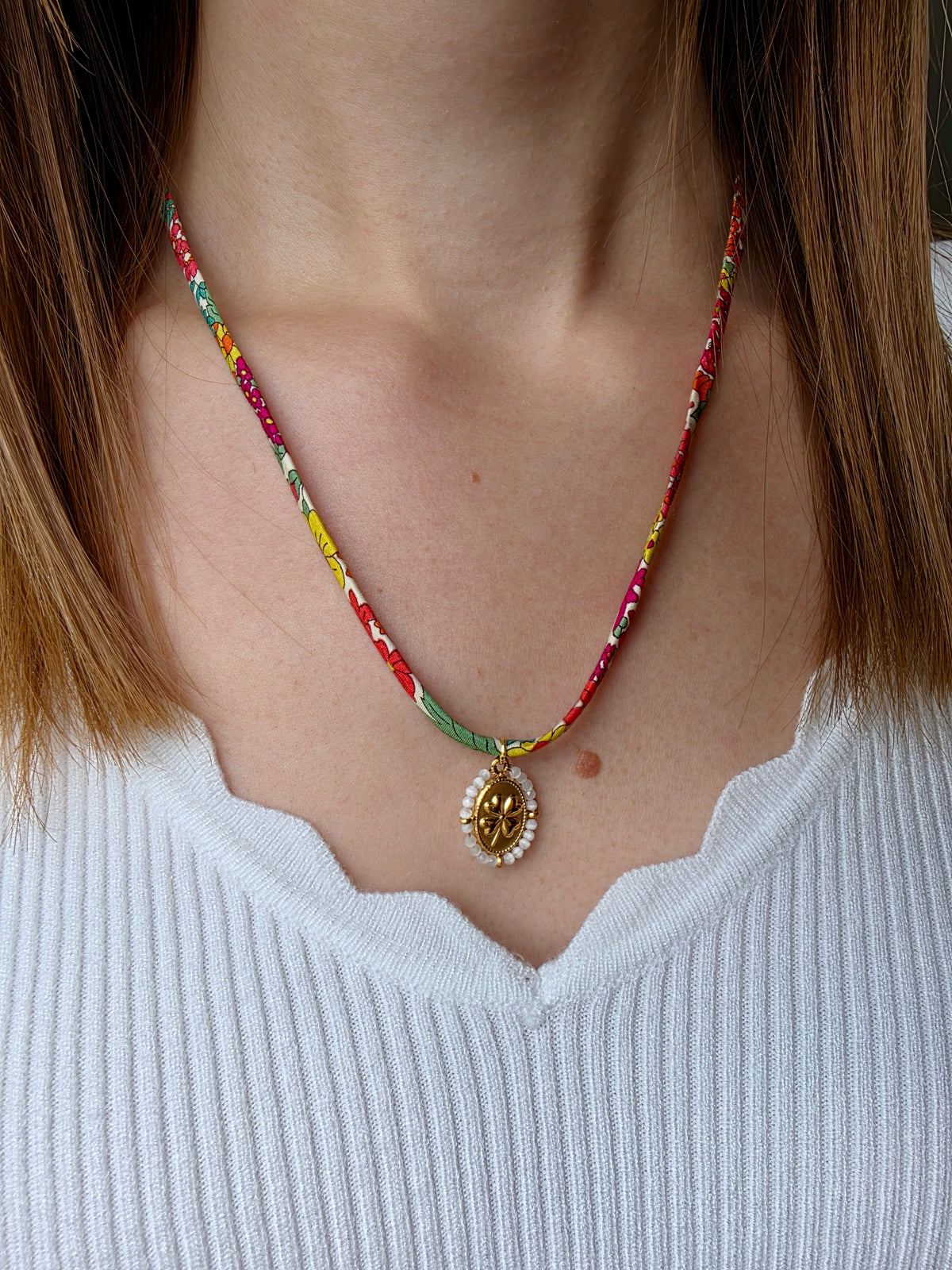 Collier Liberty orange & trèfle