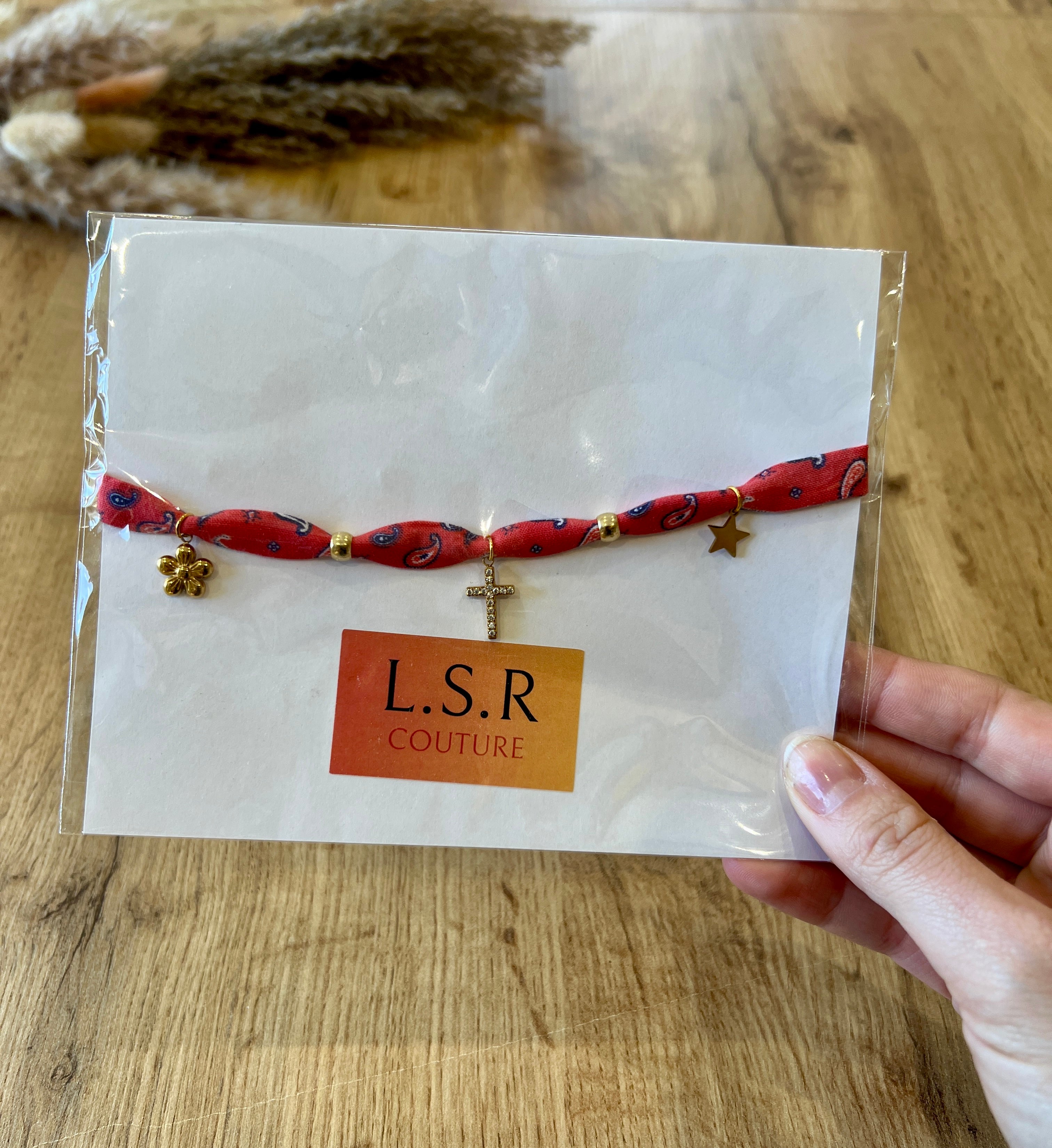 Collier ras de cou en tissu - croix