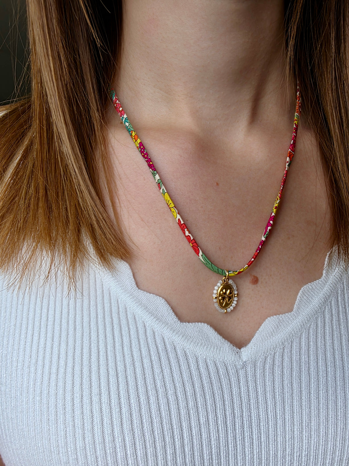 Collier Liberty orange & trèfle