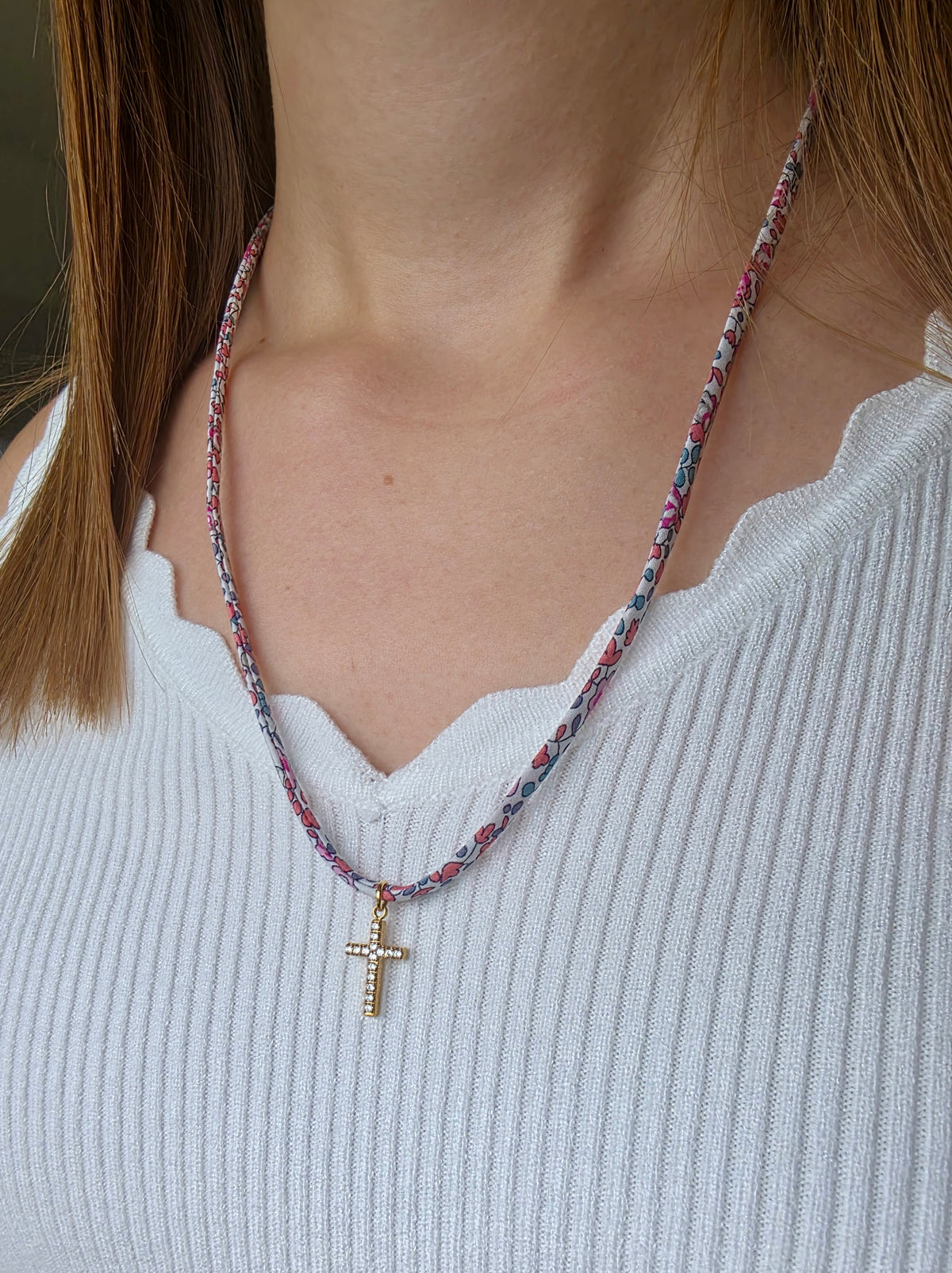 Collier Liberty rose & croix