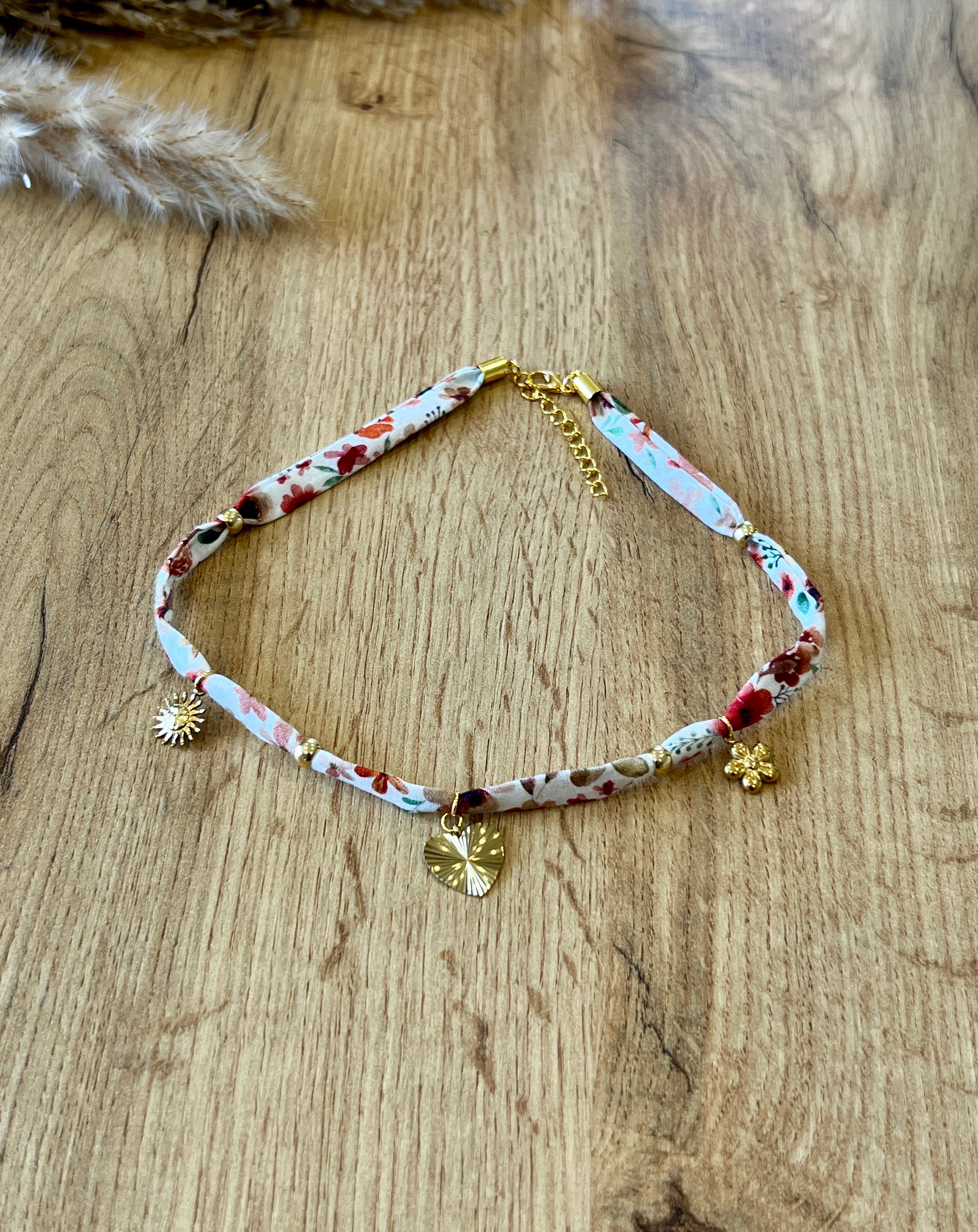 Collier ras de cou en tissu - fleuri