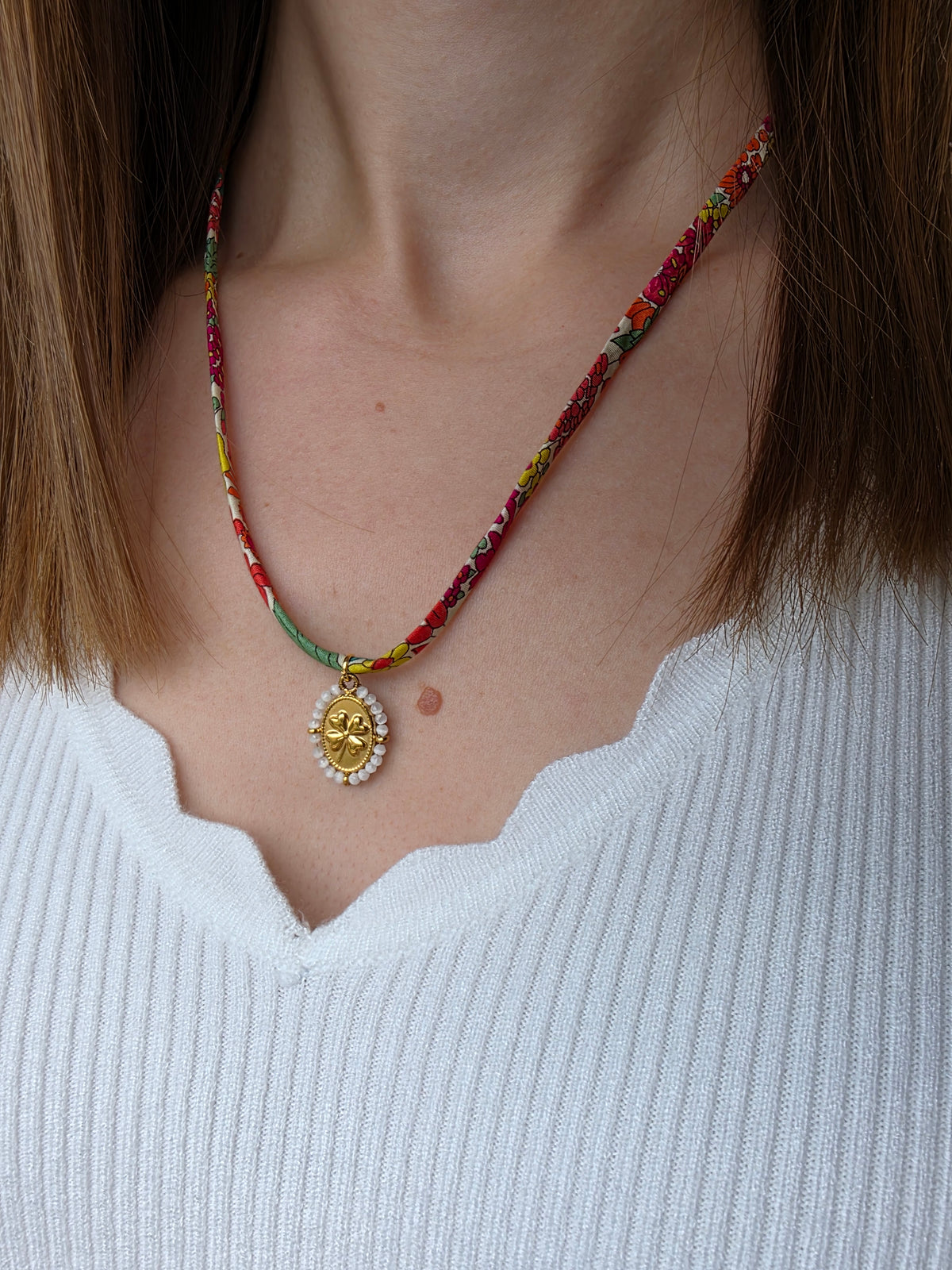 Collier Liberty orange & trèfle